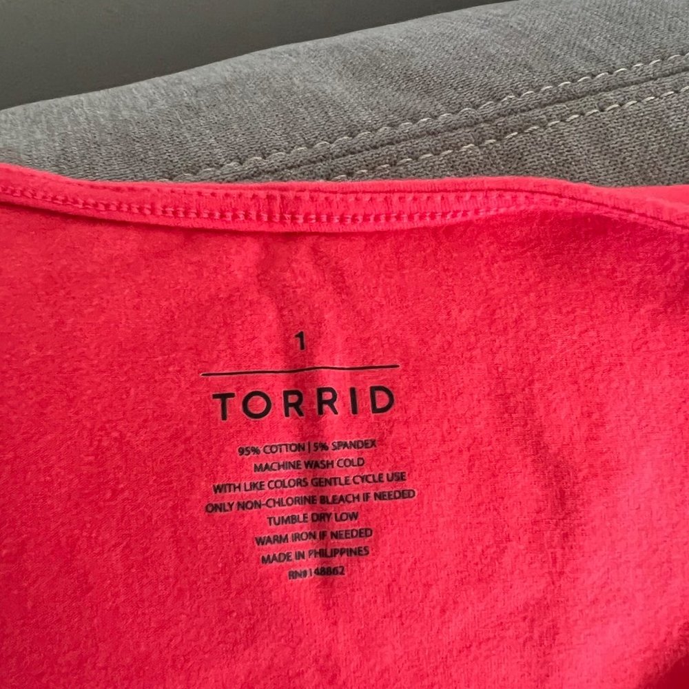 Torrid Tank Top in Size 1 - Picture 2 of 3